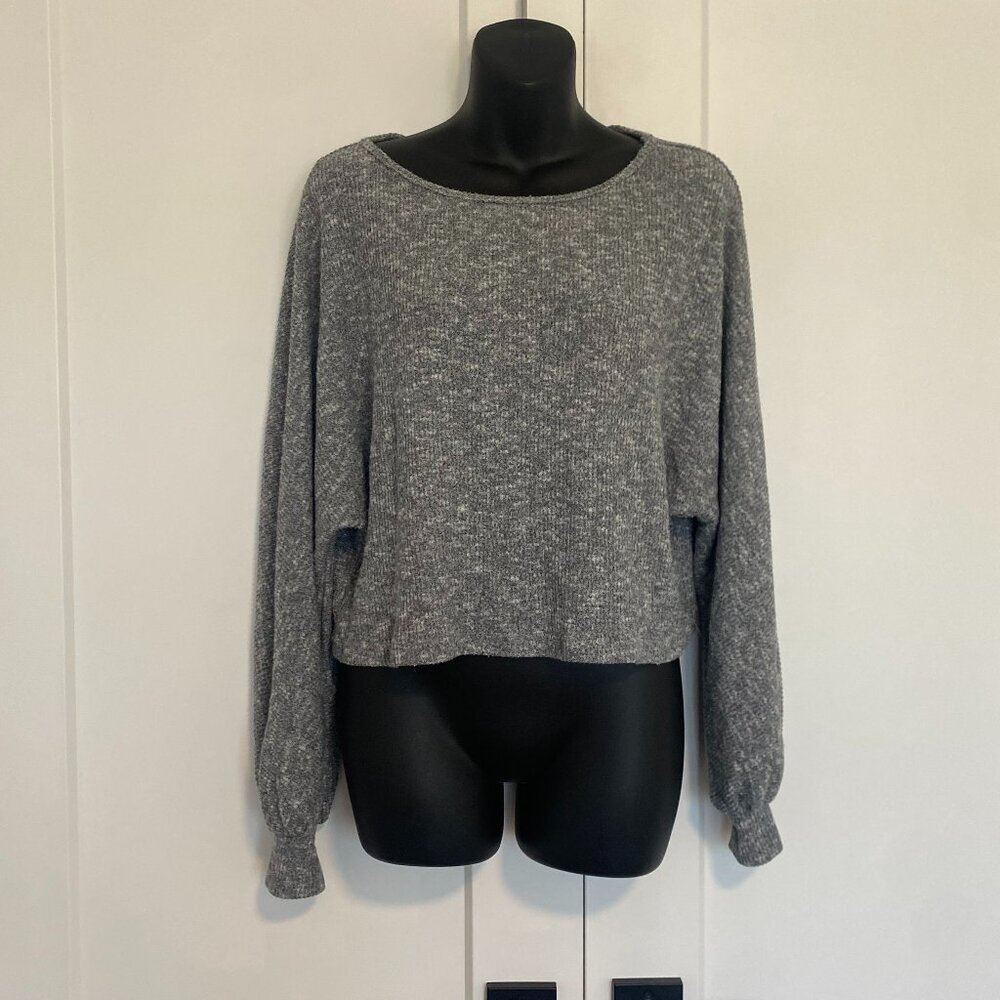 Heather Grey Cropped Knit Lightweight Shirt Sweater Top Women's Size Small